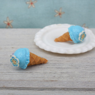 Puzetkové modré kopečkové zmrzlinky